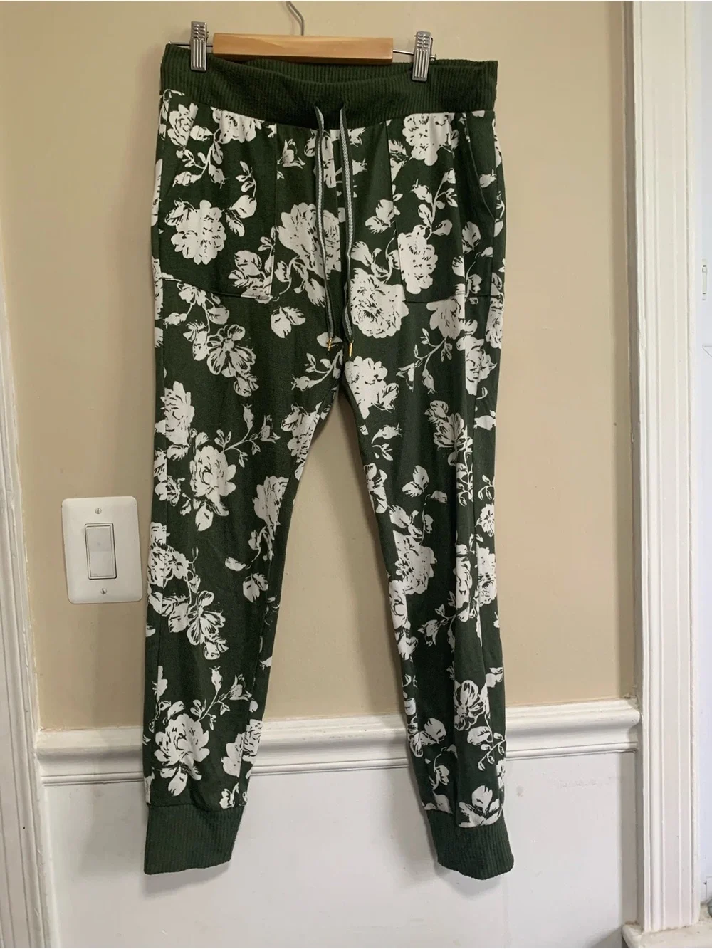 Honeydew Intimates Green & White Floral Kids Jogger Pants